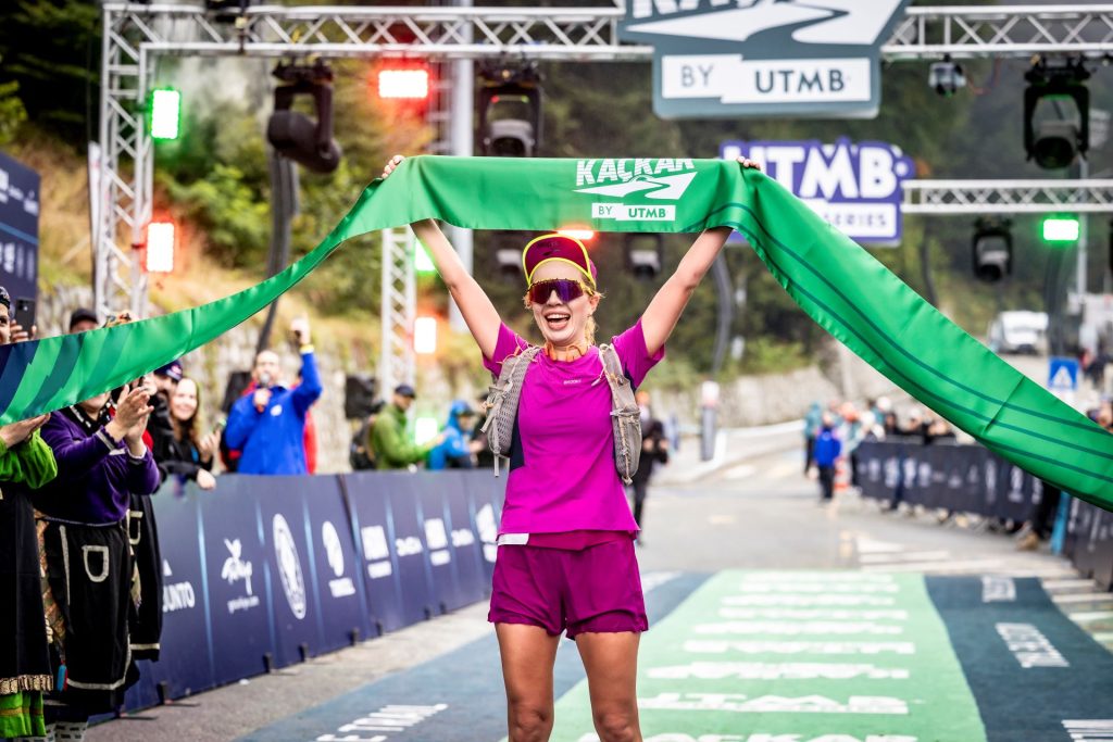 Beyza Güzel UTMB Türkiye Kaçkar 20K 1.si Monthly Fitness Dergisi